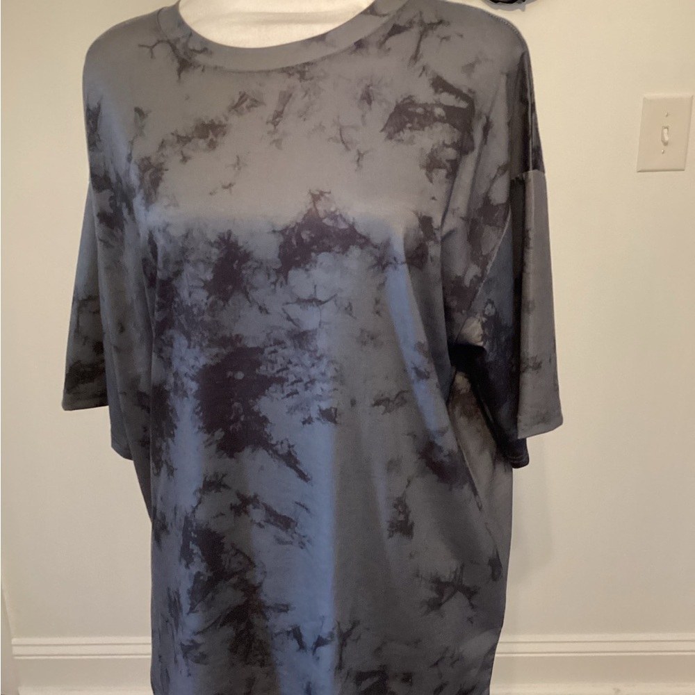 Gray Tie-Dye Shirt ( Size: Large)